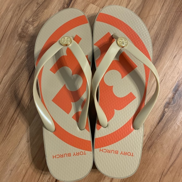 🚫SOLD🚫Tory Burch Orange and Tan Sandals - Picture 2 of 15